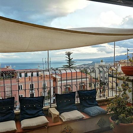 Aly Art Apartment Taormina Duomo, Gulf&Etna view Exterior foto