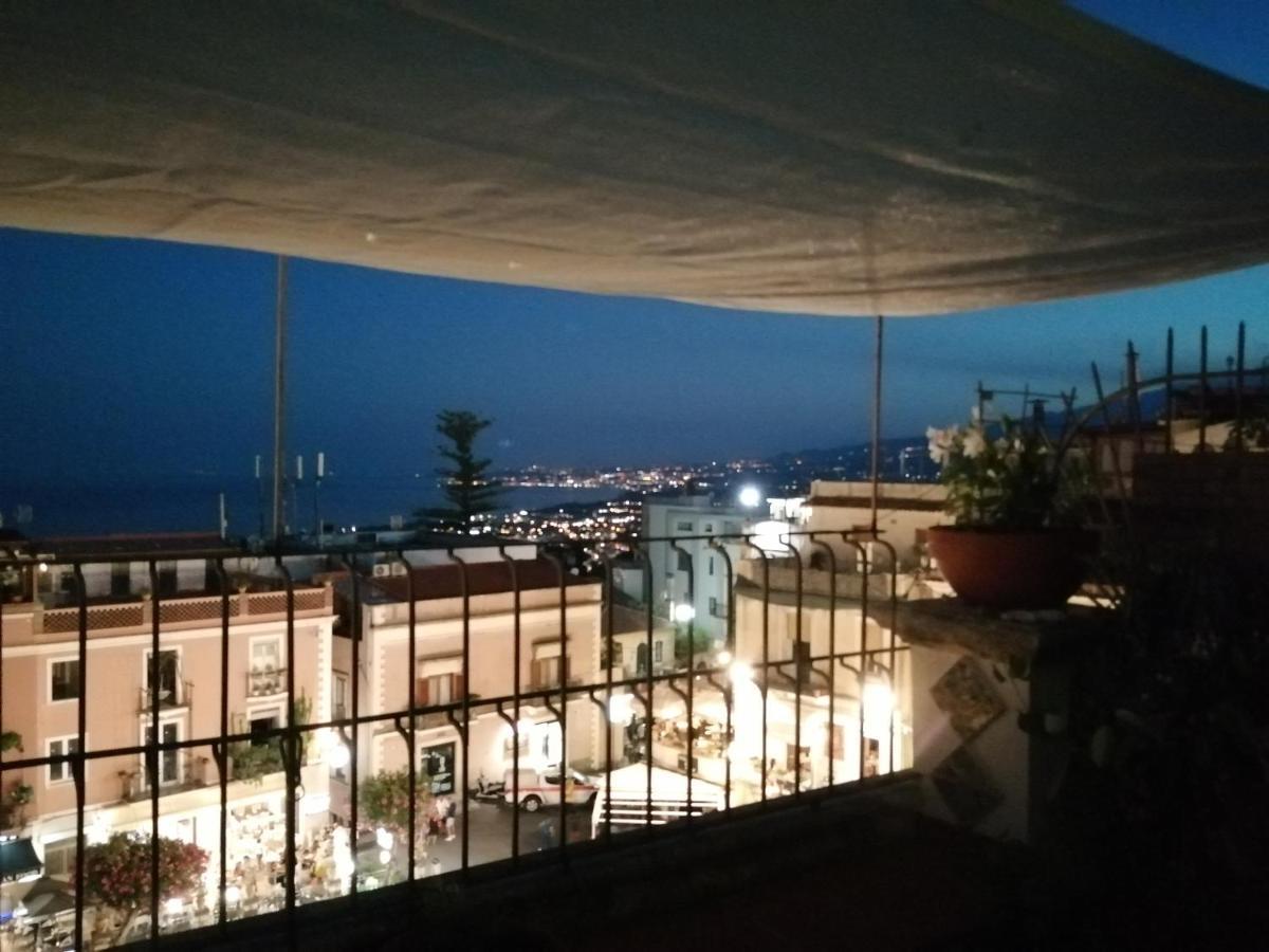 Aly Art Apartment Taormina Duomo, Gulf&Etna view Exterior foto