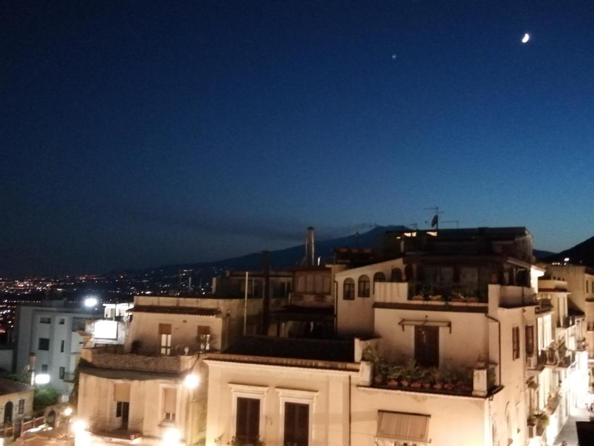 Aly Art Apartment Taormina Duomo, Gulf&Etna view Exterior foto