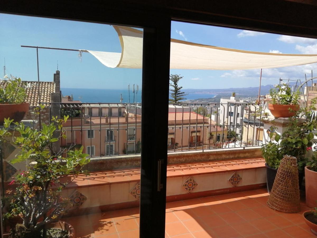 Aly Art Apartment Taormina Duomo, Gulf&Etna view Exterior foto