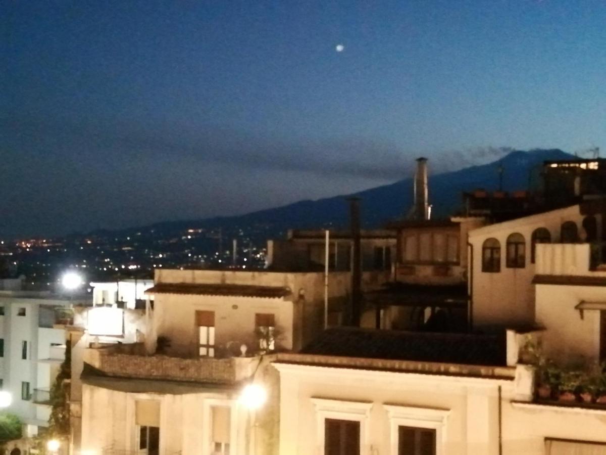 Aly Art Apartment Taormina Duomo, Gulf&Etna view Exterior foto